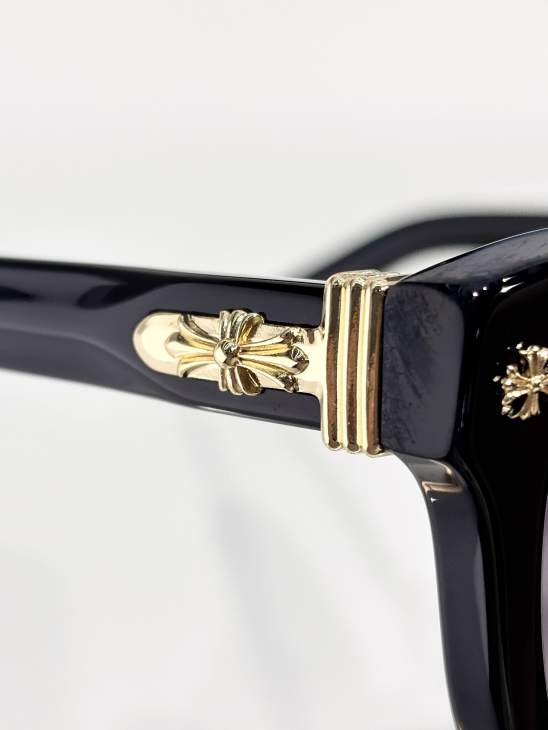 Picture of Chrome Hearts Sunglasses _SKUfw77670280fw